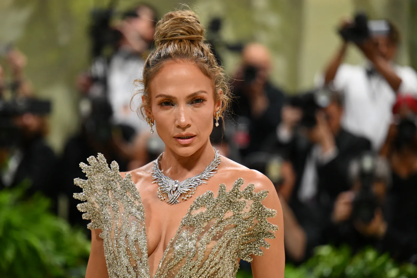 met-gala-2024-jennifer-lopez